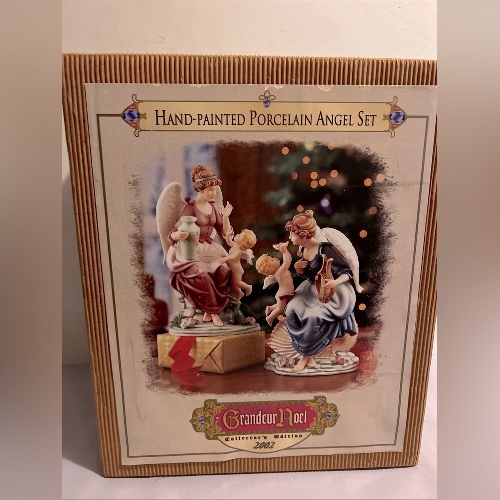 Grandeur Noel Hand Painted Porcelain Angel Set 2002 Collector's Edition  NO247